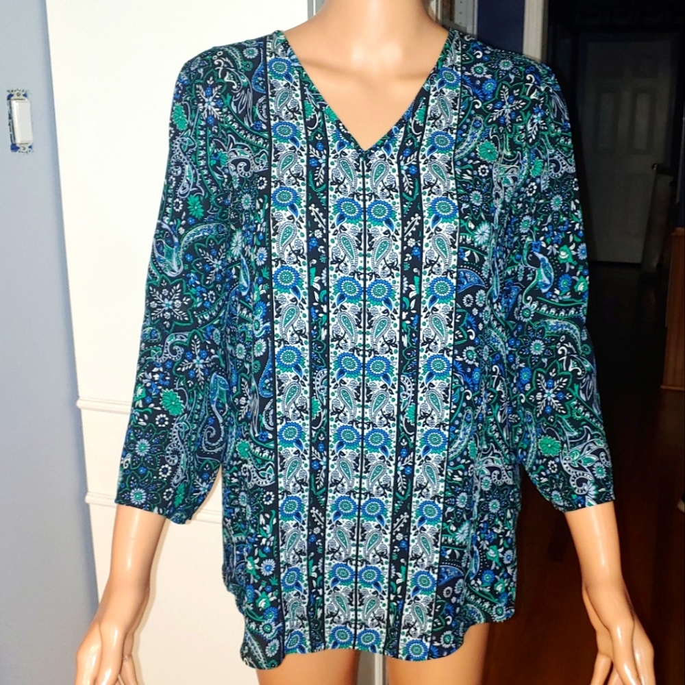 Cato Floral Peacock V-Neck Blouse with small side slits S SMALL